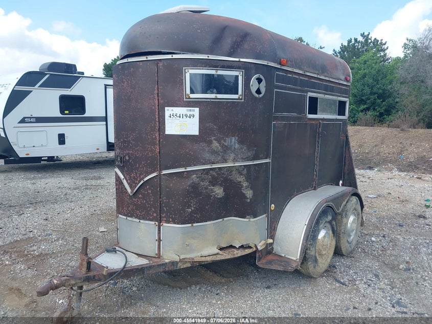 1980 RUSTLER HORSE TRAILER auction photo 2