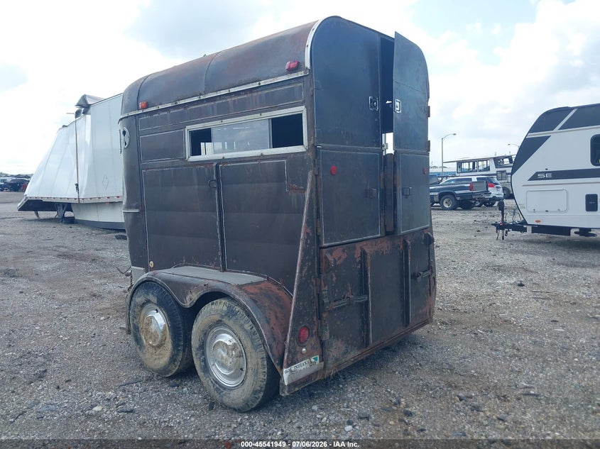 1980 RUSTLER HORSE TRAILER auction photo 3
