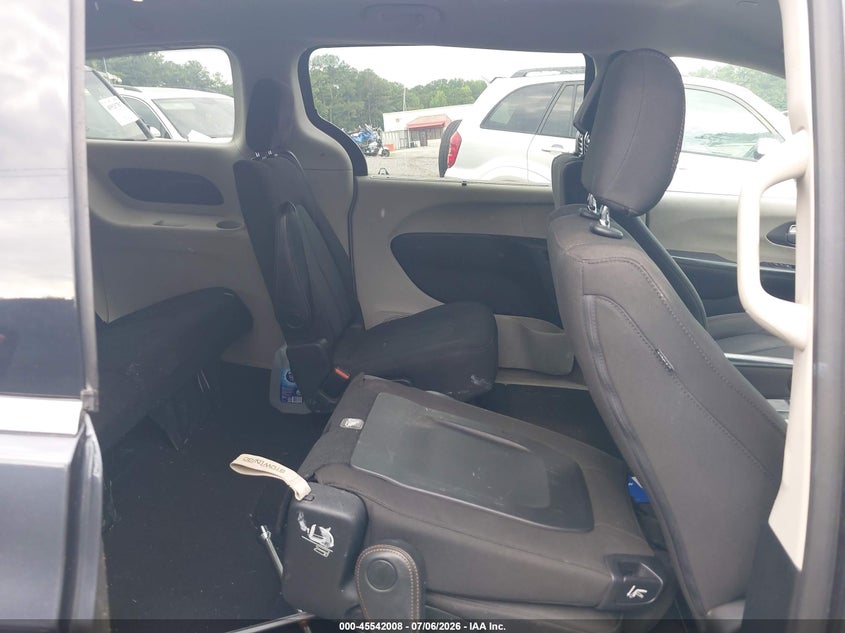 2020 CHRYSLER PACIFICA auction photo 8