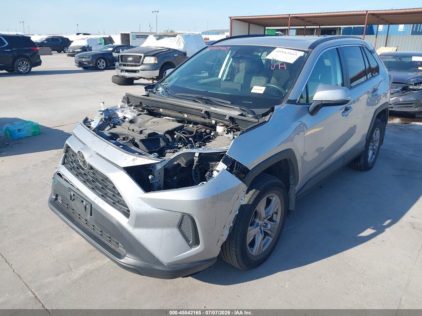 2024 Toyota RAV 4, Front End, IAAI, VIN 2T3W1RFV9RW320358 — photo 2