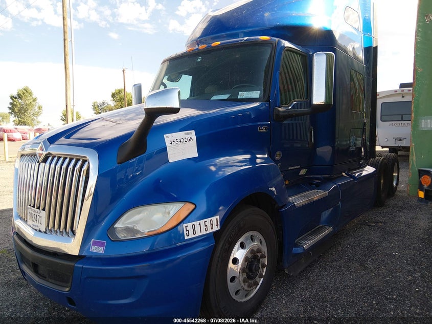 2020 INTERNATIONAL LT auction photo 2