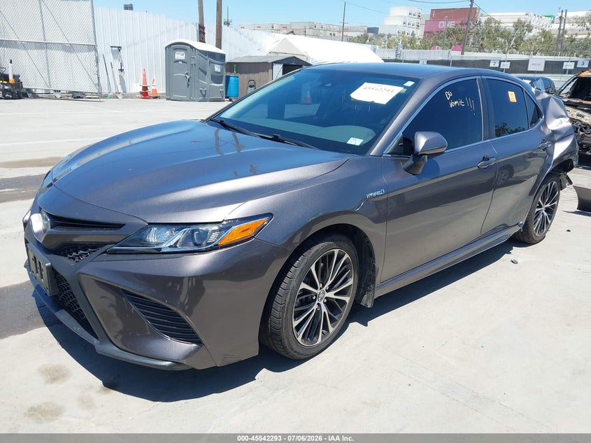 2020 TOYOTA CAMRY auction photo 2