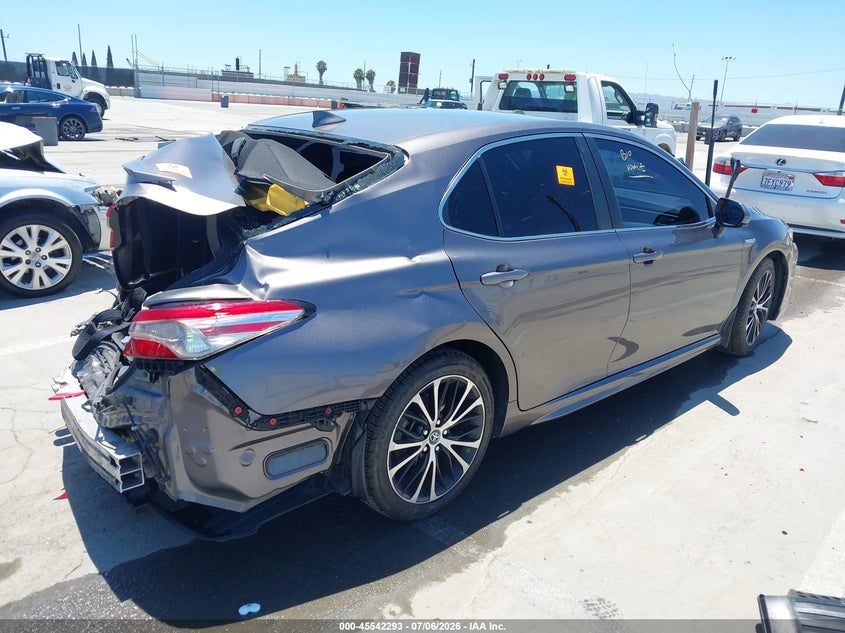 2020 TOYOTA CAMRY auction photo 4