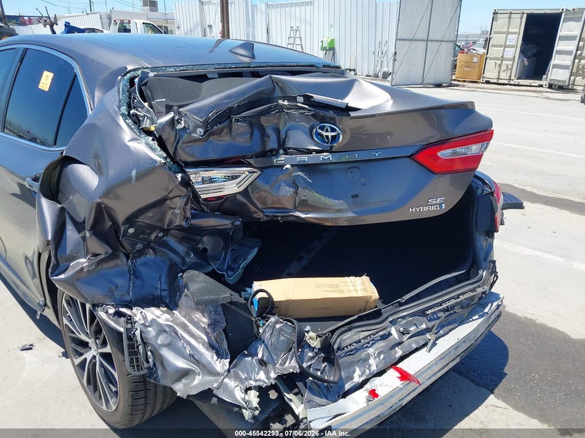 2020 TOYOTA CAMRY auction photo 6