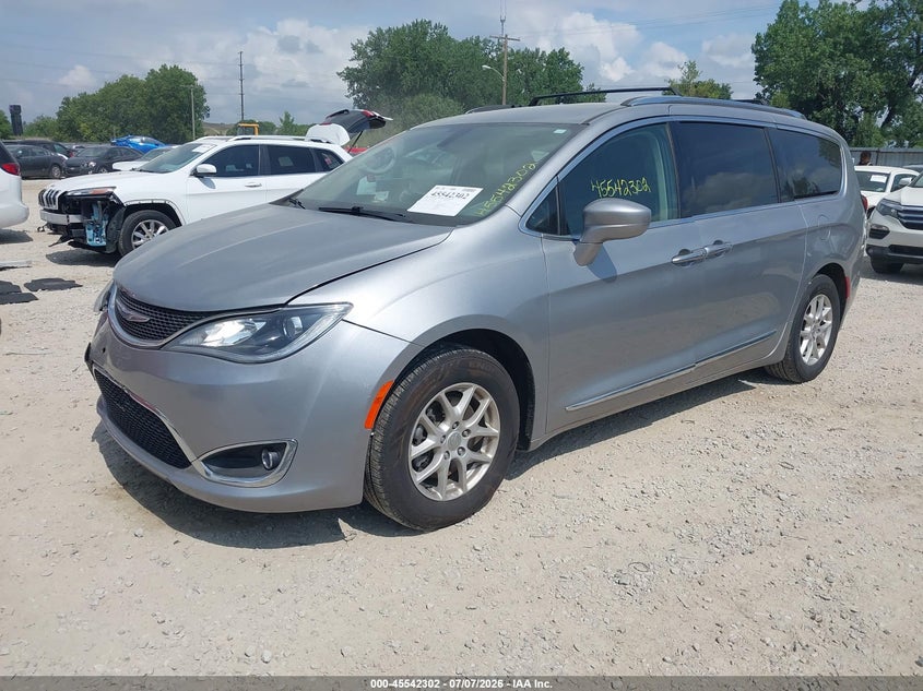 Vin: 2c4rc1bg3lr127978, lot: 46040572, chrysler pacifica touring l 20202