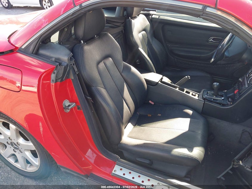 1999 Mercedes-Benz Slk 230 Kompressor VIN: WDBKK47FXXF113108 Lot: 45542304