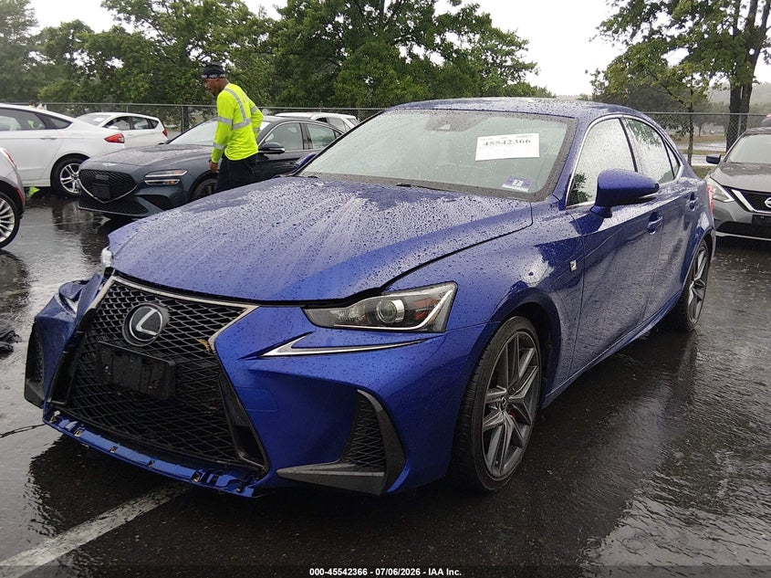 2019 LEXUS IS 300 auction photo 2