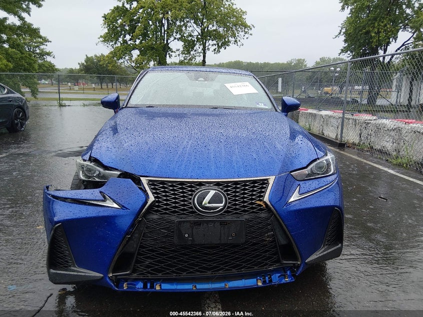 2019 LEXUS IS 300 auction photo 6