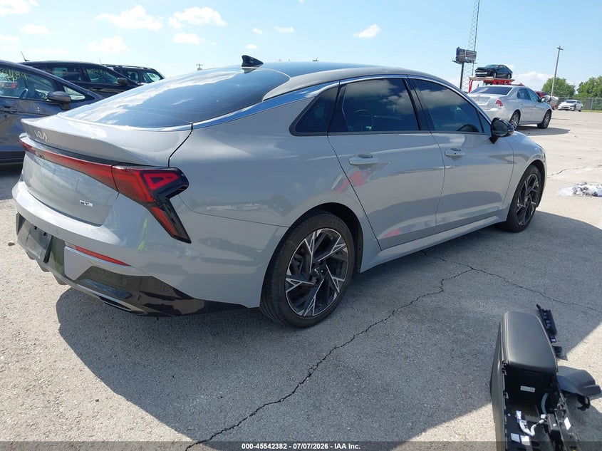 2025 KIA K5 auction photo 4