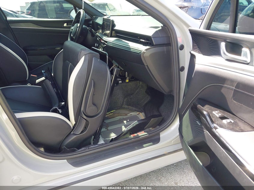2025 KIA K5 auction photo 5