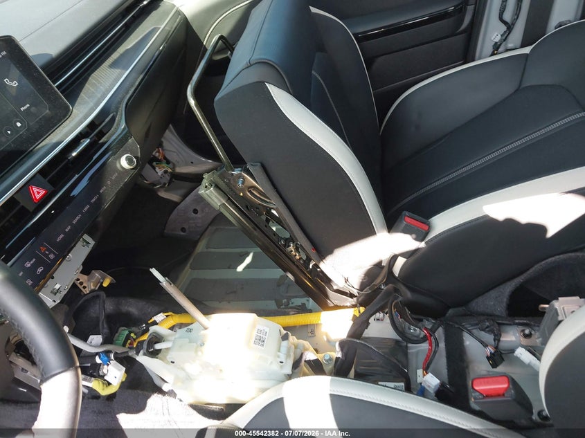 2025 KIA K5 auction photo 6