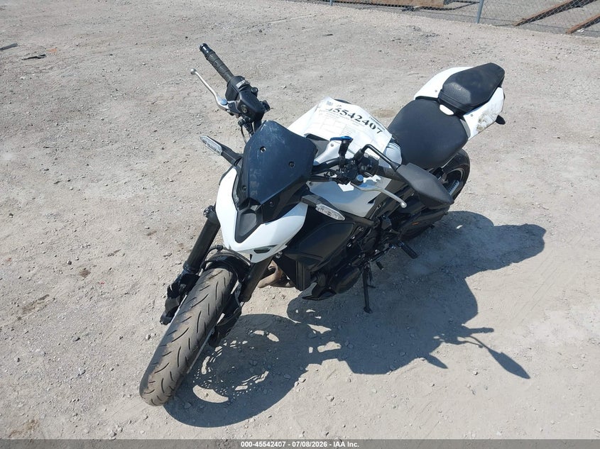 KAWASAKI ZR900 2026