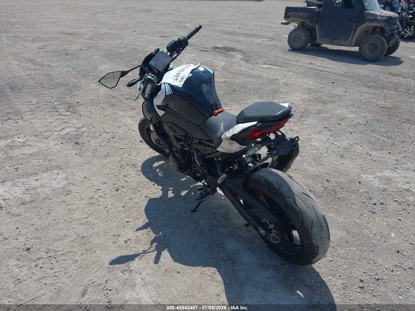 KAWASAKI ZR900 2026