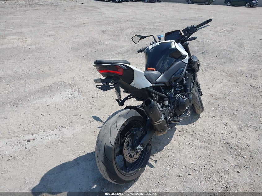2026 KAWASAKI ZR900 auction photo 4