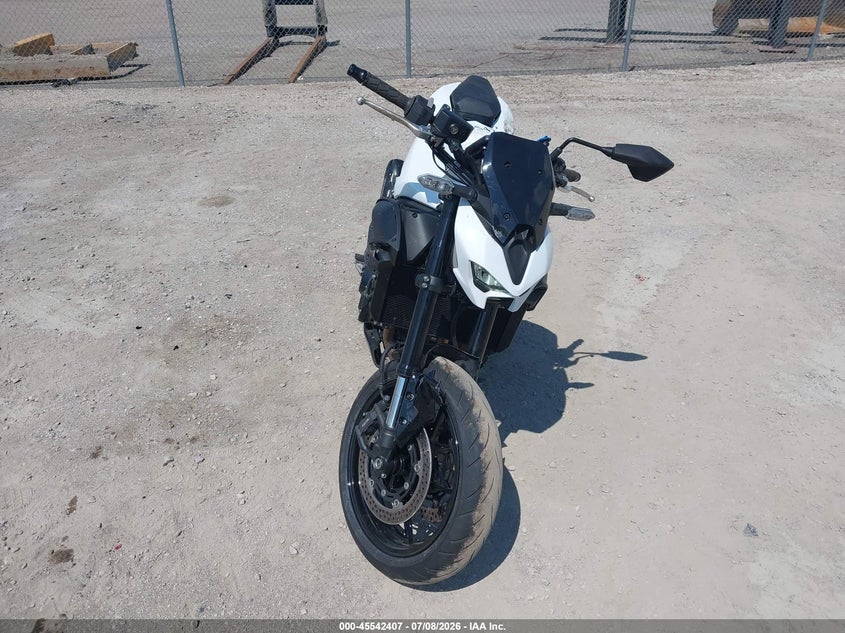 2026 KAWASAKI ZR900 auction photo 5