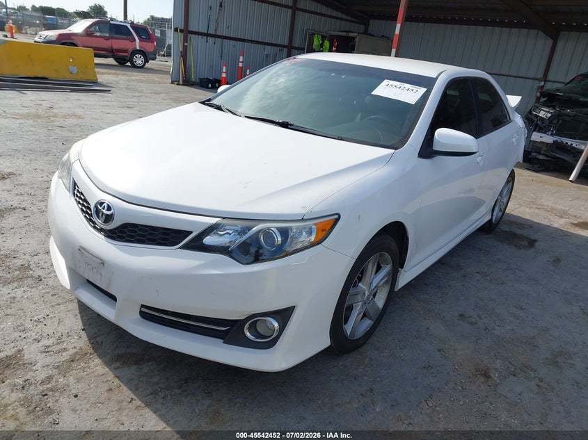 2014 TOYOTA CAMRY auction photo 2