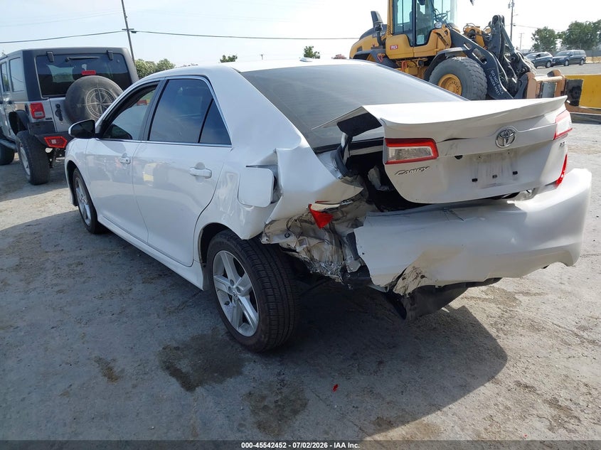 2014 TOYOTA CAMRY auction photo 3