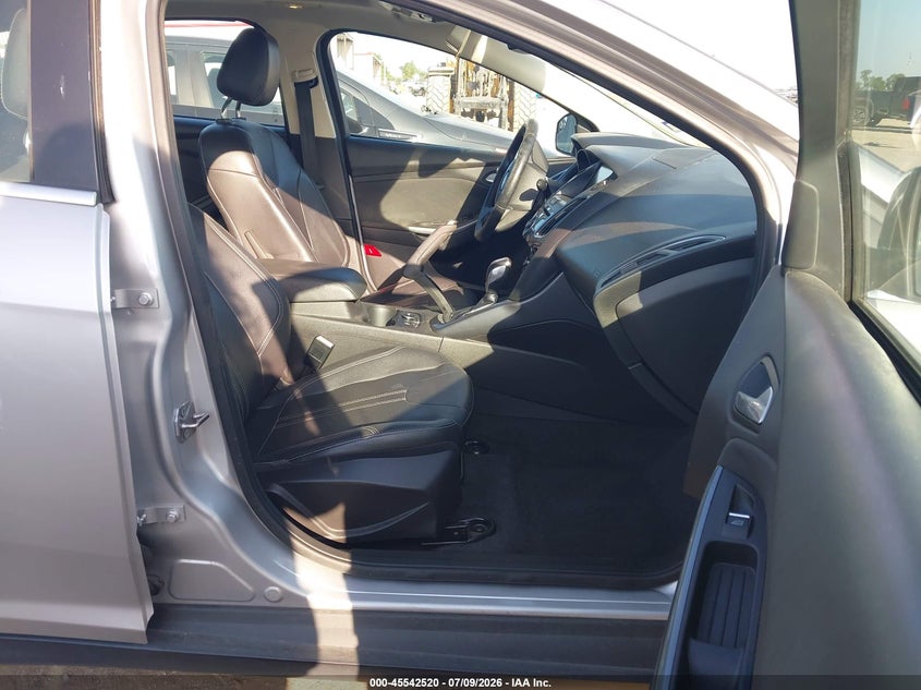 2012 FORD FOCUS auction photo 5