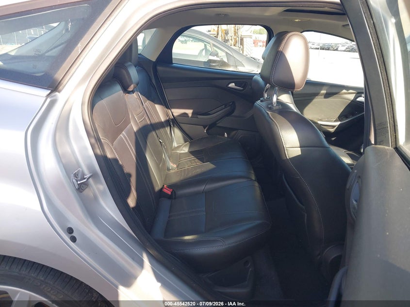 2012 FORD FOCUS auction photo 8