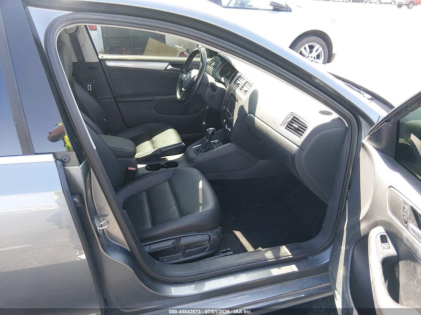 AtlanticExpress - Volkswagen Jetta