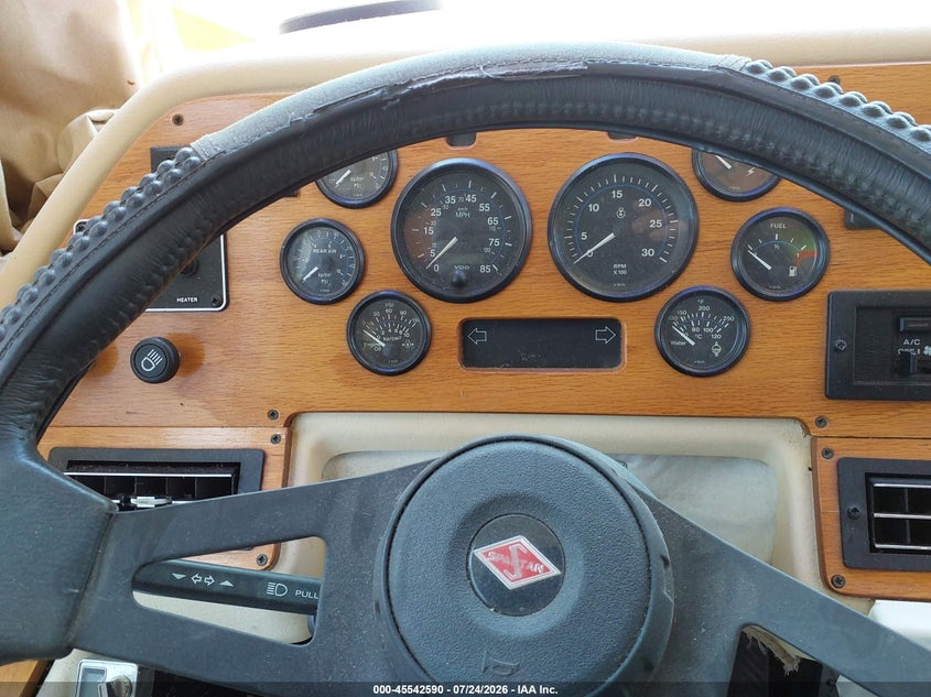 1998 SPARTAN MOTORS SHUTTLE BUS auction photo 7