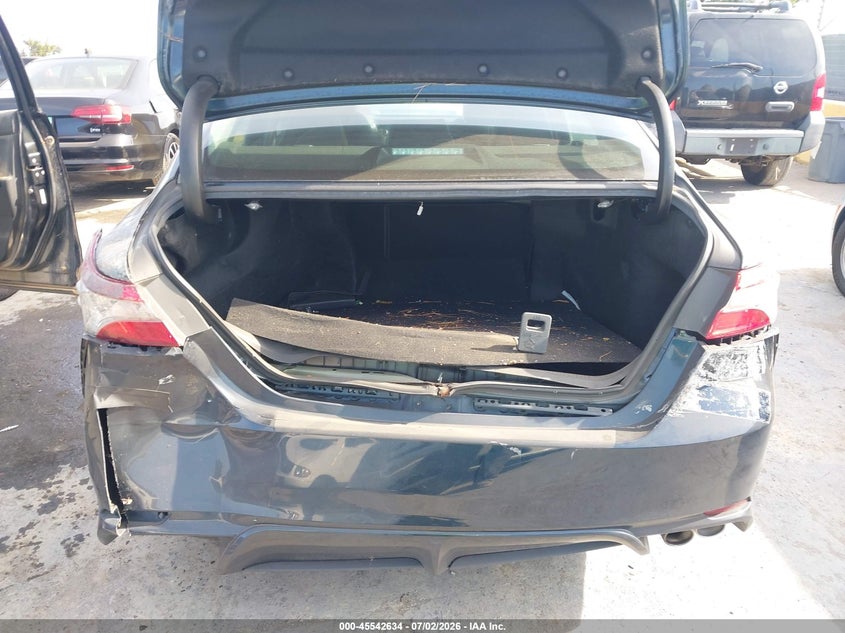 2019 TOYOTA CAMRY auction photo 6