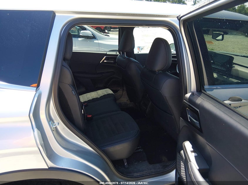 2024 Mitsubishi Outlander Se 2.5 S-Awc/Se Black Edition S-Awc/Se Black Edition W/Pano Roof S-Awc/Se Ralliart S-Awc VIN: JA4J4VA87RZ077820 Lot: 45542878