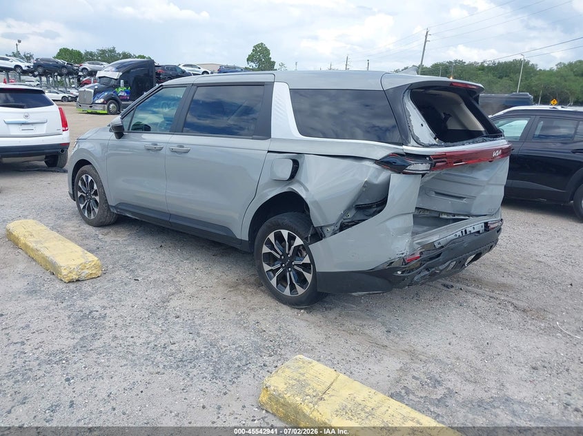 2024 KIA CARNIVAL MPV auction photo 3