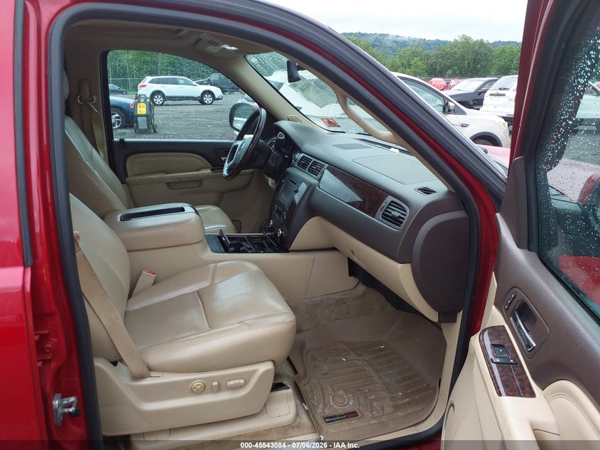 2013 GMC YUKON XL 1500 auction photo 5