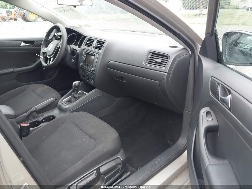 2016 VOLKSWAGEN JETTA auction photo 5