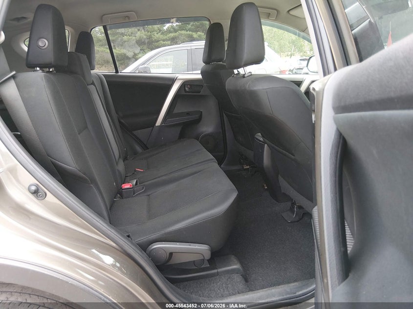 2015 TOYOTA RAV4 auction photo 8