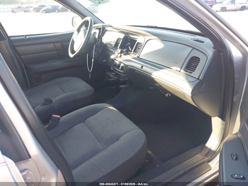 Photo 5 - FORD CROWN VICTORIA