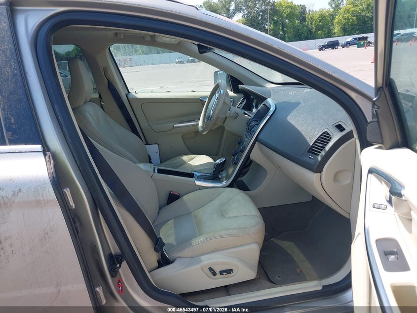 VOLVO XC60 2013 VIN YV4952DL8D2382794