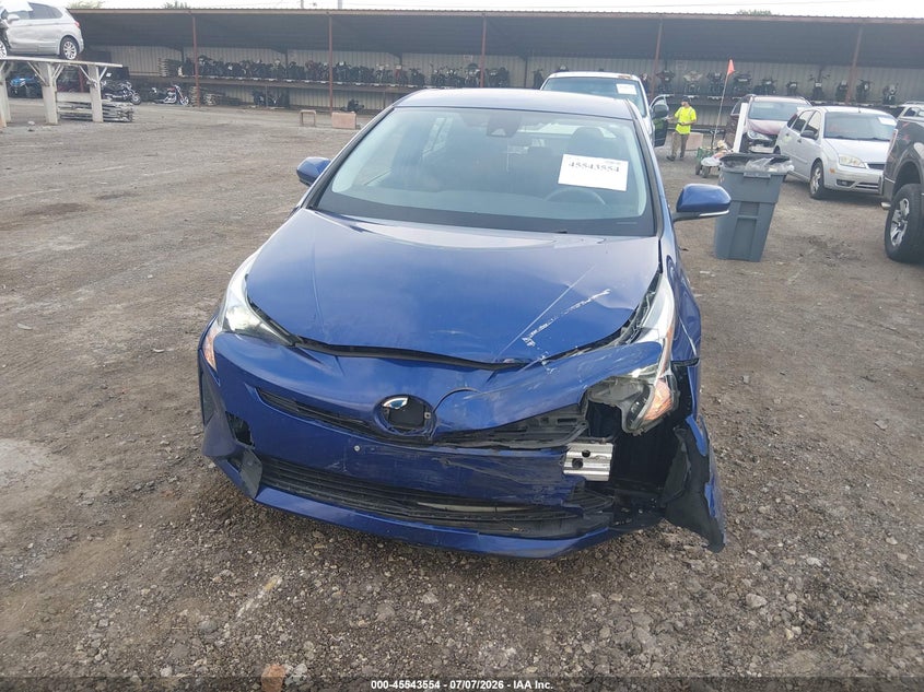 2017 TOYOTA PRIUS auction photo 6