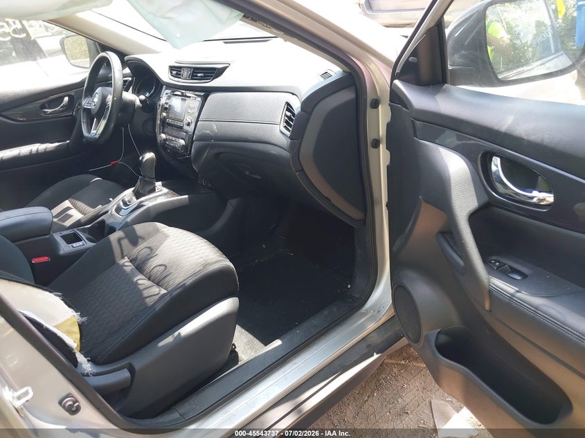 2017 NISSAN ROGUE auction photo 5