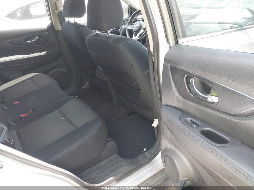2017 NISSAN ROGUE auction photo 8