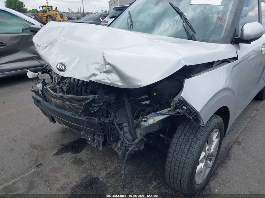 2021 KIA SOUL auction photo 6