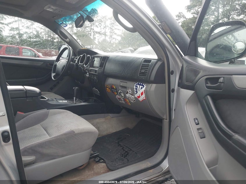 2004 TOYOTA 4RUNNER auction photo 5