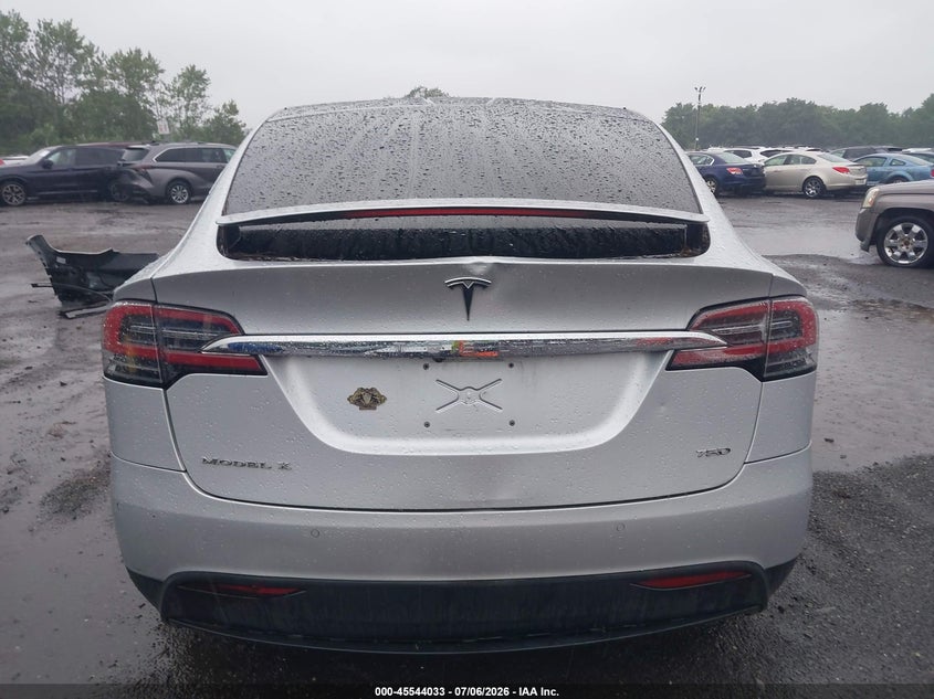 2018 Tesla Model X 100D/75D/P100D VIN: 5YJXCDE26JF102297 Lot: 45544033