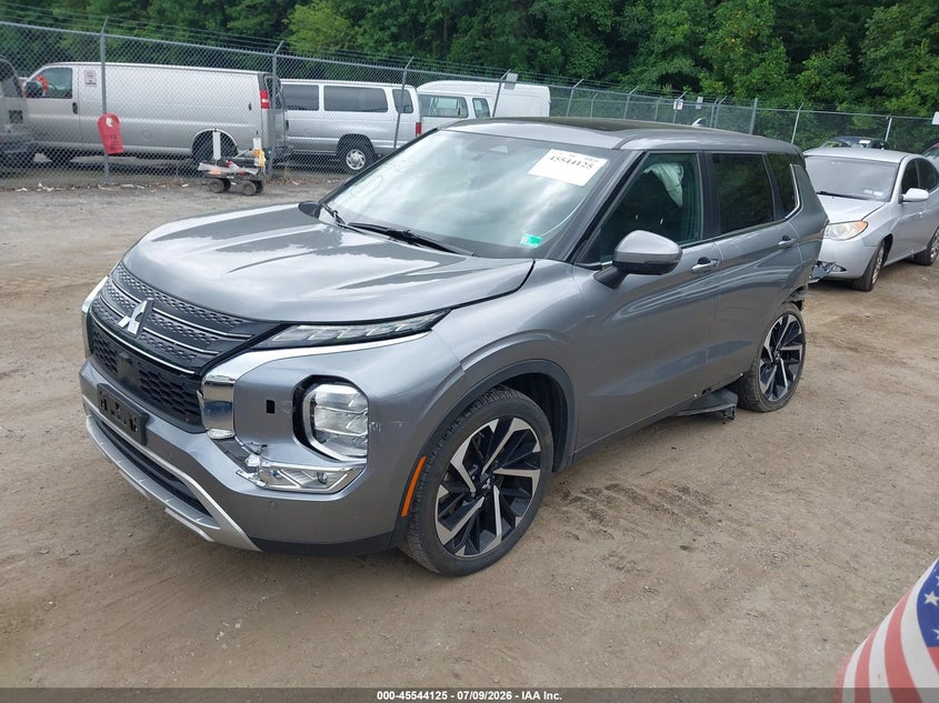 2023 MITSUBISHI OUTLANDER auction photo 2