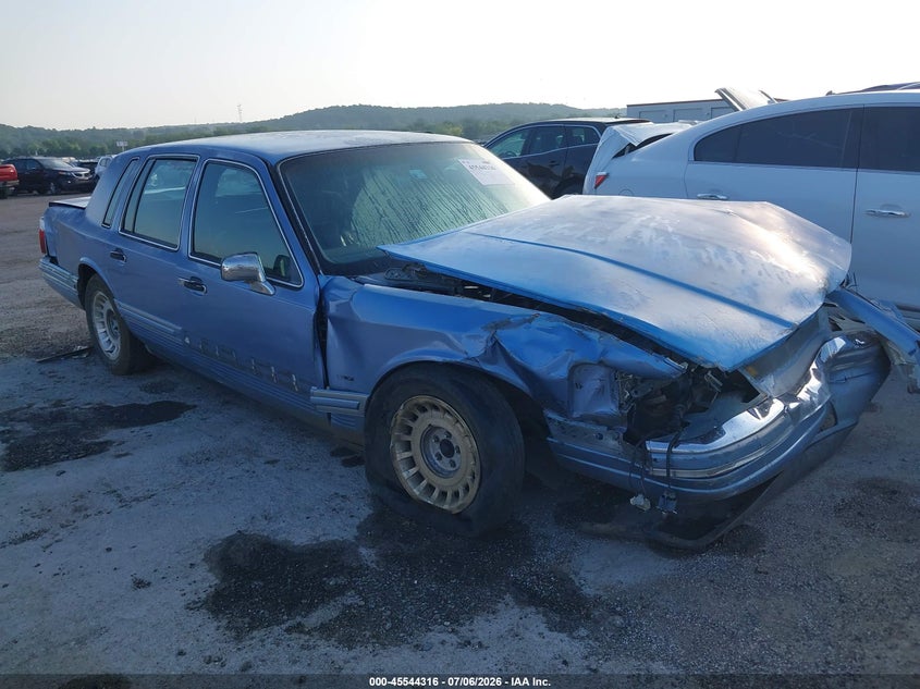 1994 LINCOLN TOWN CAR auction photo 1
