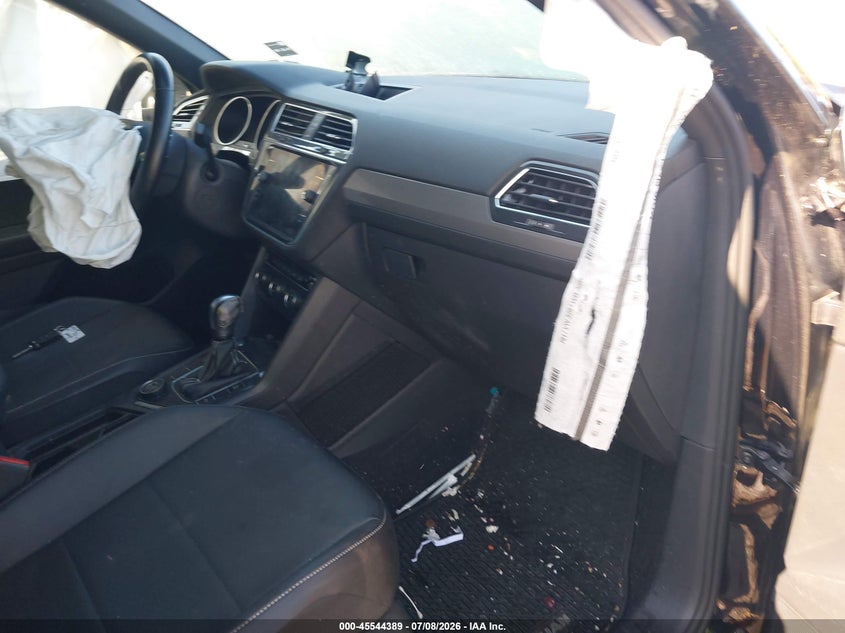 2021 VOLKSWAGEN TIGUAN auction photo 5
