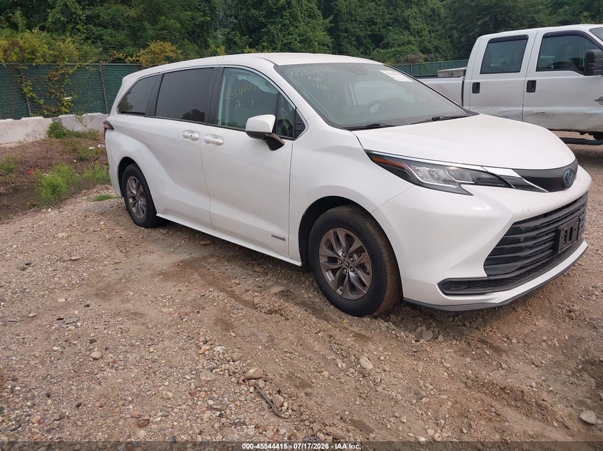 2021 Toyota Sienna Le