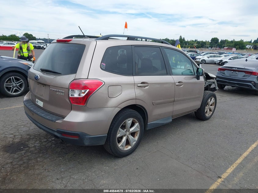 2014 SUBARU FORESTER auction photo 4