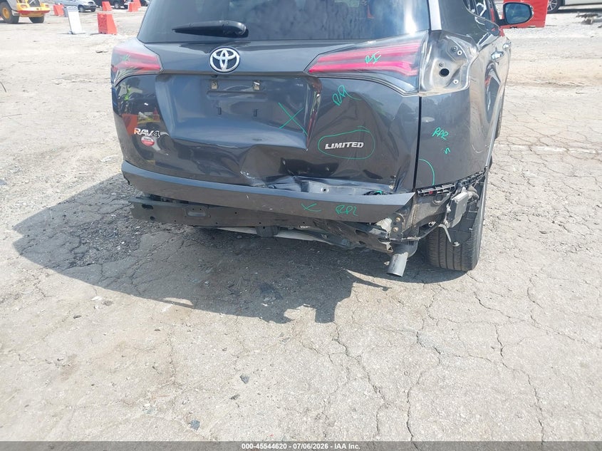 2018 TOYOTA RAV4 auction photo 6