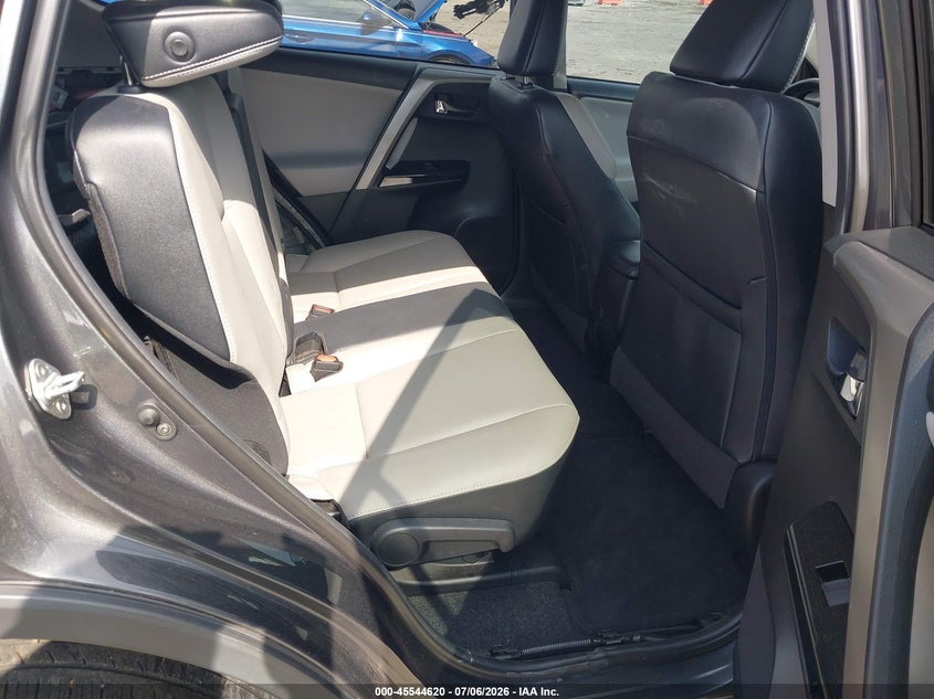 2018 TOYOTA RAV4 auction photo 8