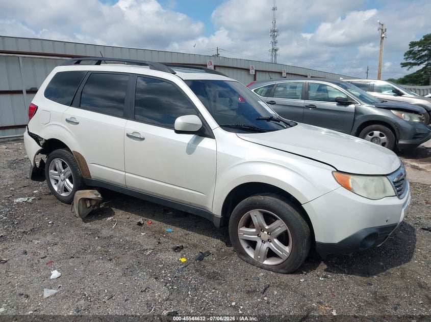 2010 SUBARU FORESTER auction photo 1