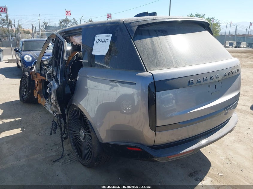 2024 LAND ROVER RANGE ROVER auction photo 3