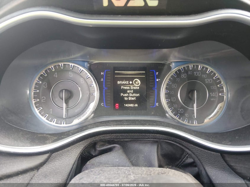 2016 CHRYSLER 200 auction photo 7