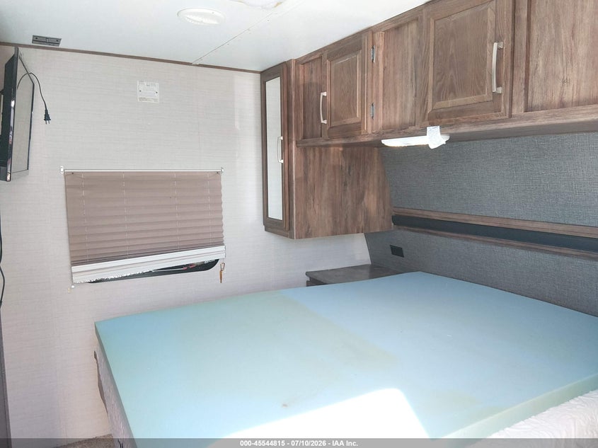 2015 KEYSTONE COUGAR 28RLSWE auction photo 5